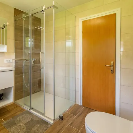 Apartmaji Pretnar *